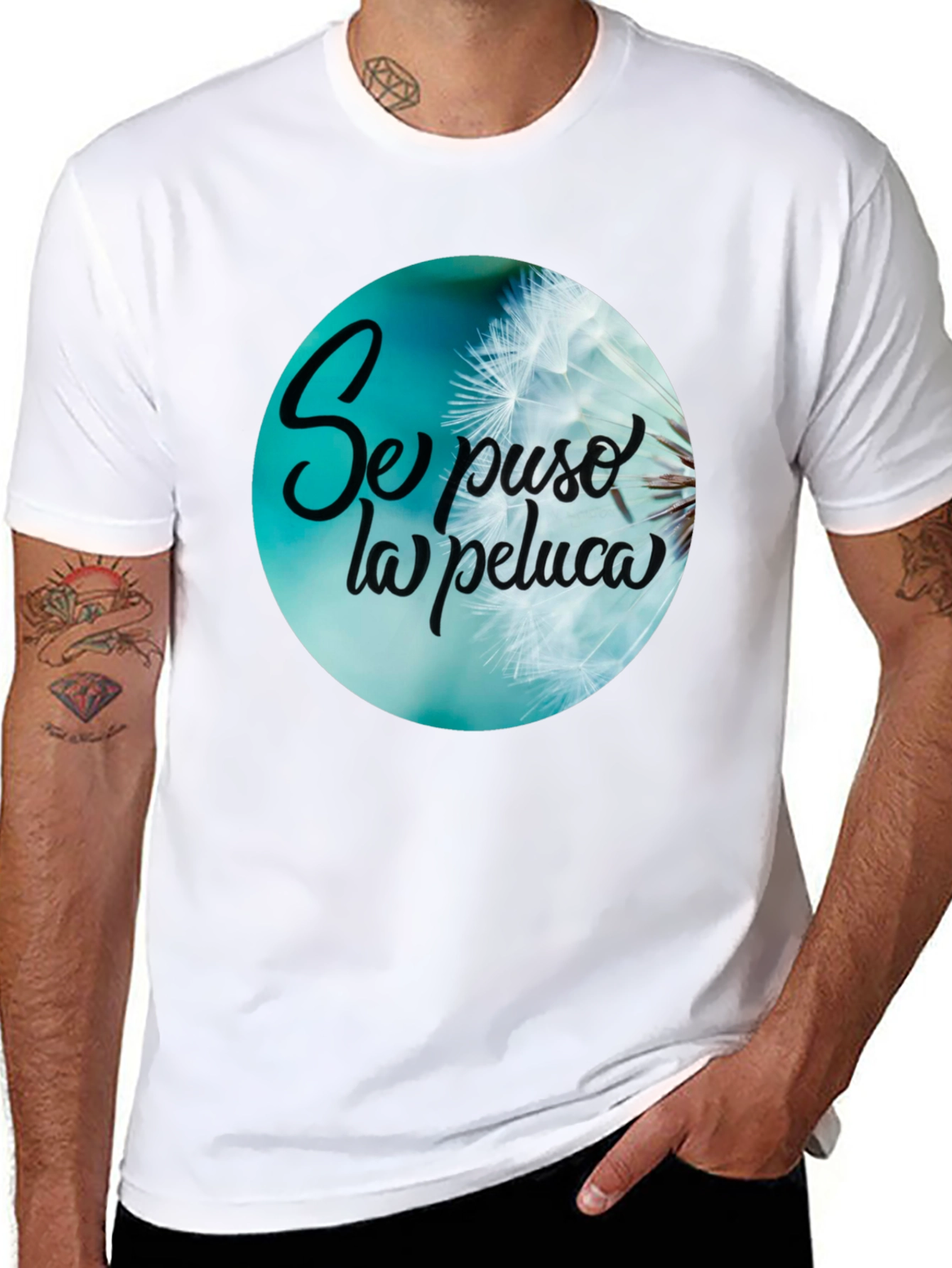 Se Puso La Peluca Graphic Tee - Dandelion Design